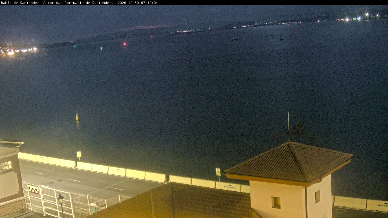 Live image of Santander: The bay and the shipping channel