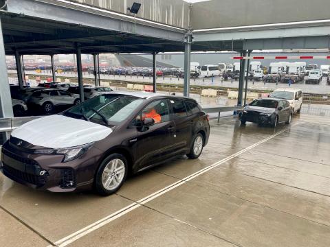 Primera descarga de coches Suzuki en el Puerto de Santander 