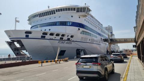 El Pont Aven esta mañana en la Estación Marítima