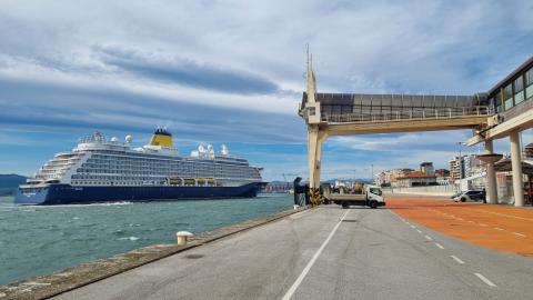 Spirit of Adventure, en el Puerto de Santander