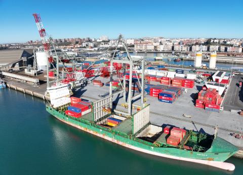 Terminal de contenedores del puerto de Santander
