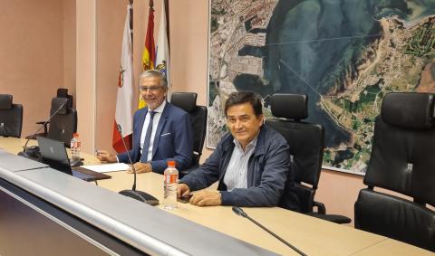 de izq. a dcha: César Díaz y Santiago Díaz Fraile, director de la APS durante la presentación del Plan de Inversiones