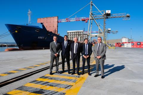 De izq. a dcha: Díaz, Boluda, Arasti, Casares y Media durante la inauguración de la obra