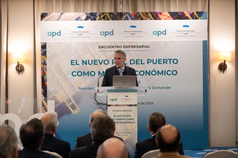 Intervención de César Díaz en el foro empresarial de APD