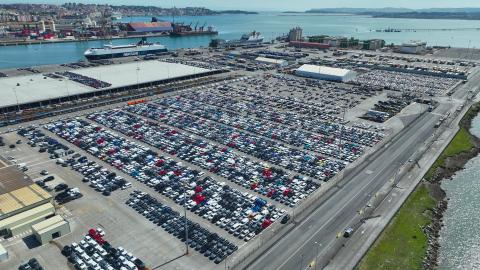 Tráfico de coches en el puerto de Santander