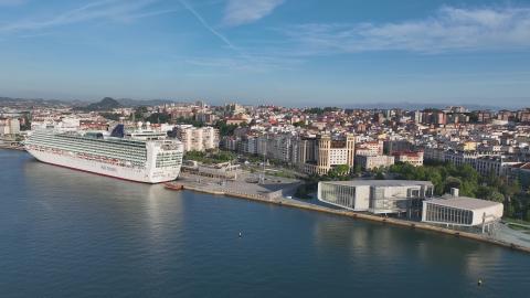 El crucero Ventura en la Estación Marítima del Puerto de Santander