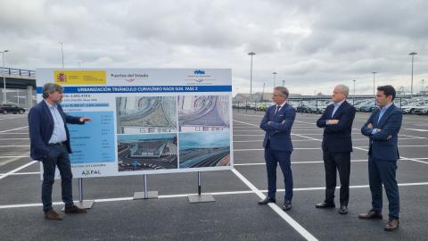 De izq. a dcha: Christian Manrique, jefe de área de Infraestructuras de la APS; Díaz, Arasti y Casares durante la inauguración de la obra.
